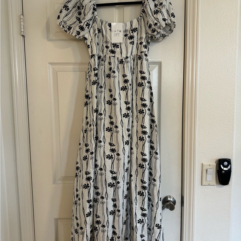Chic Millibon Black Floral Patterned Dress NWT